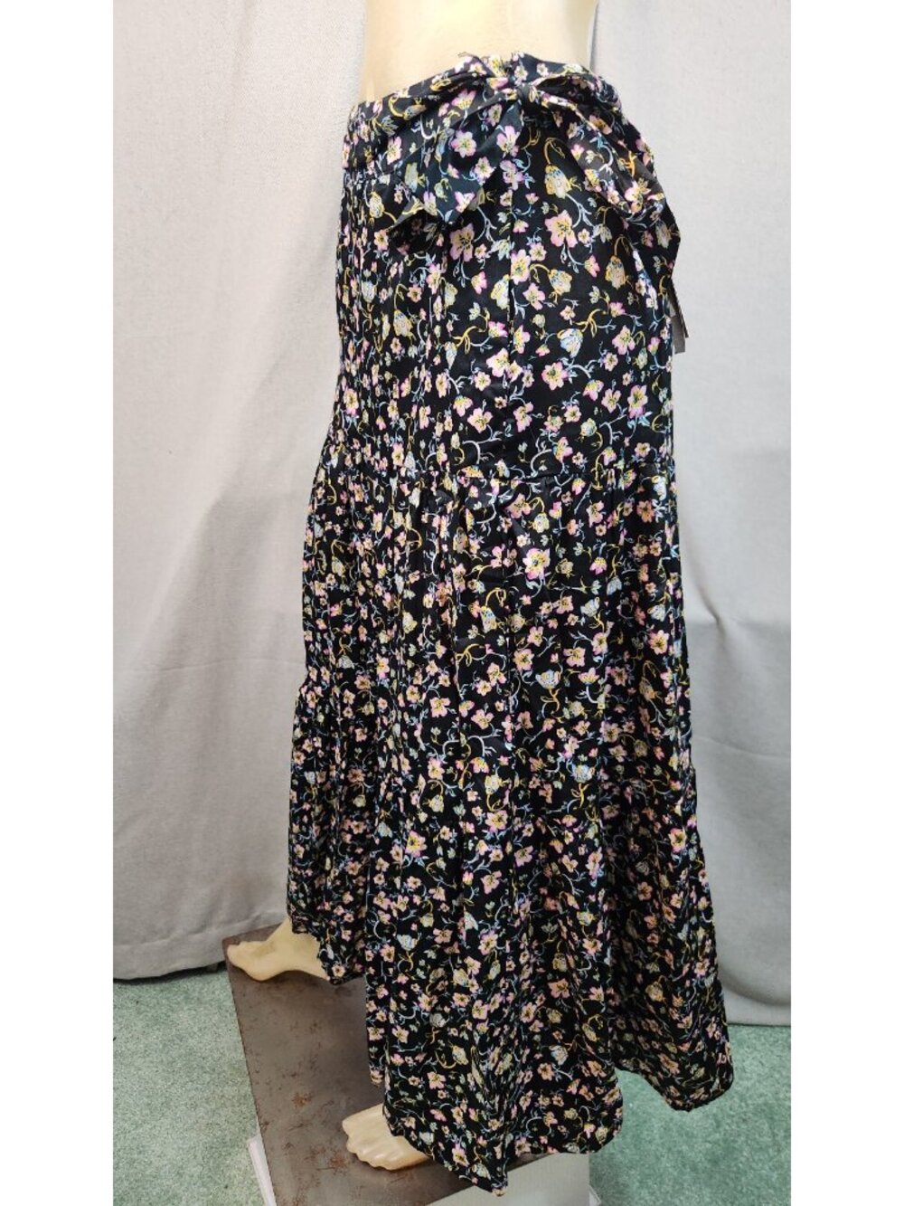 Who What Wear Black w Pink Blue Floral Print Long Skirt Womens Size 2 XSMALL NEW - Picture 5 of 6